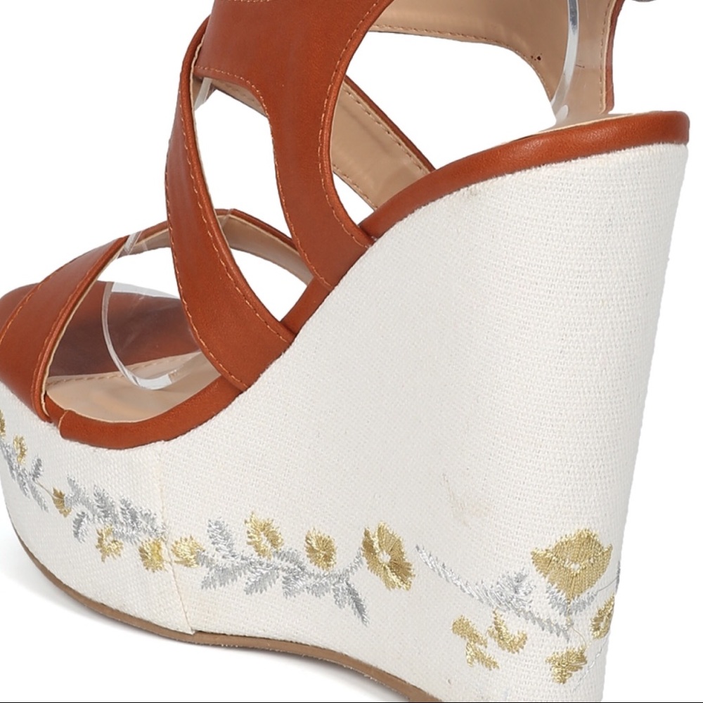 Wild Diva embroidered ankle strap wedges - Picture 4 of 4